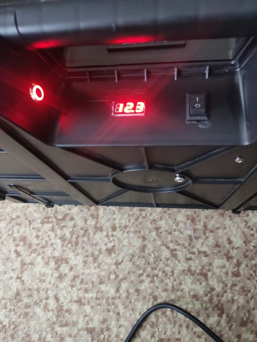 Зарядна станція.  Компактна для будинку та квартири.