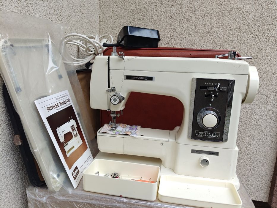 "Privileg Modell 480" з Німеччини. Швейна машинка.