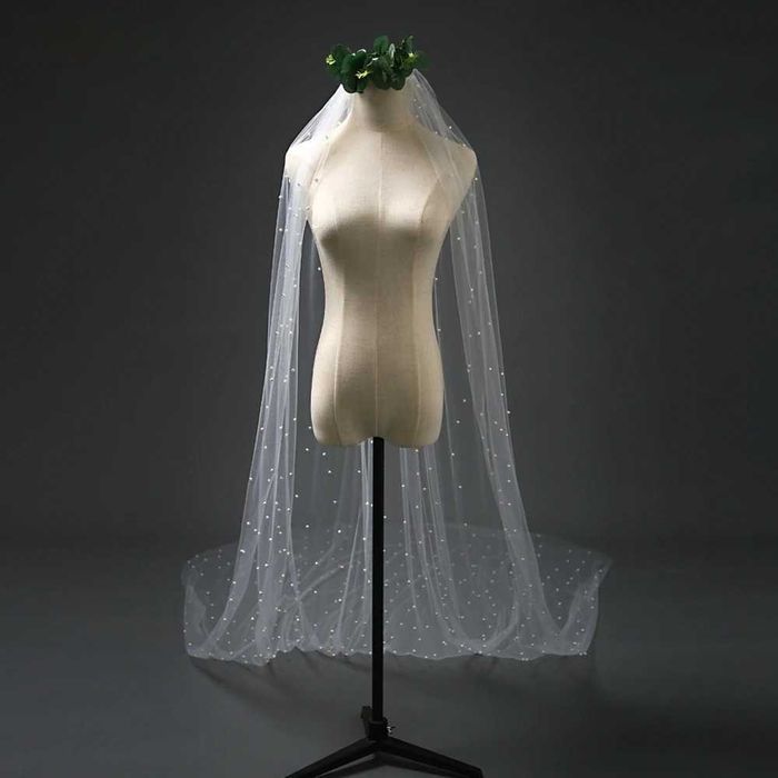 VÉU DE NOIVA Pietra - Véu de 1 camada, com pérolas, borda simples