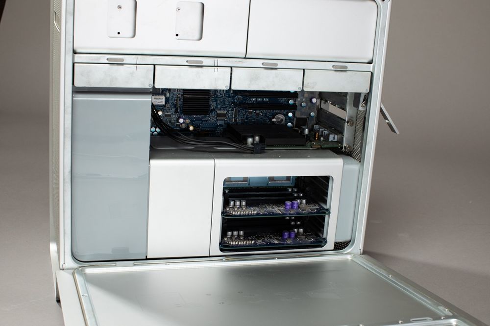 Mac Pro A1186 w dobrym stanie