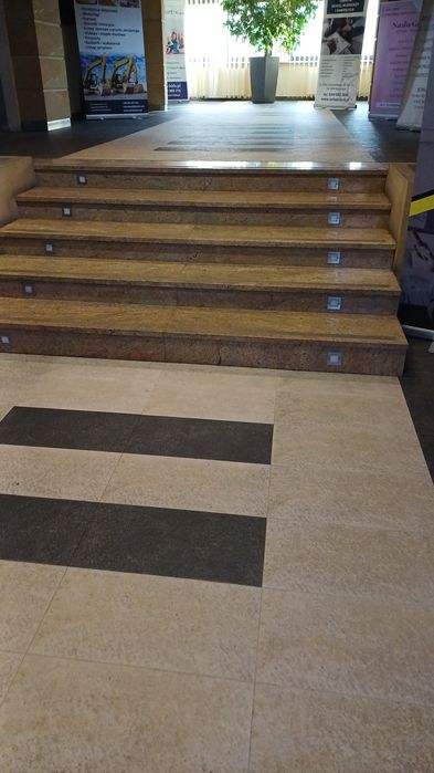 Pokój w biurowcu 12 m2 w centrum