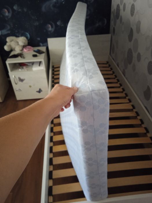 Матрац 1900×800 в чудовому стані.