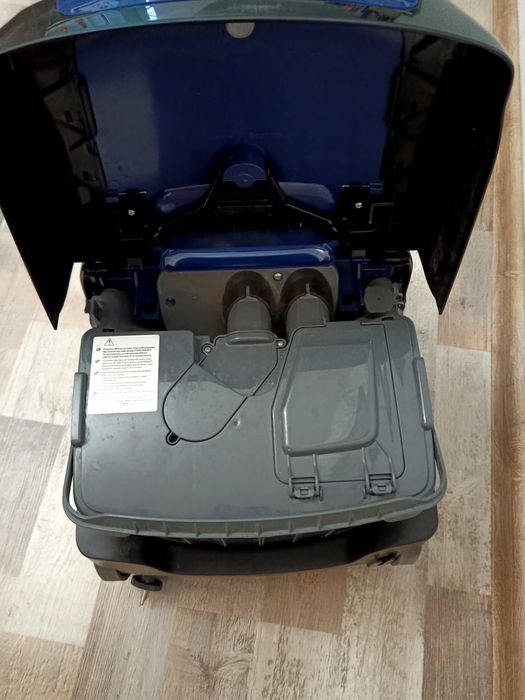 Пилосос миючий з аквафільтром Bosch BWD41700