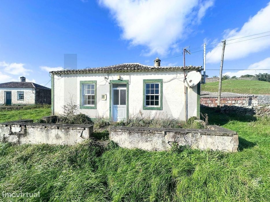 Moradia T2 - Malbusca, Santo Espírito