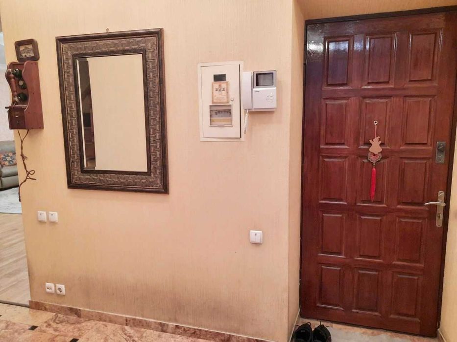 Продам 4к.двухярусн.сталинку,евроремонт,дорогая мебель,ул.Сумская 71