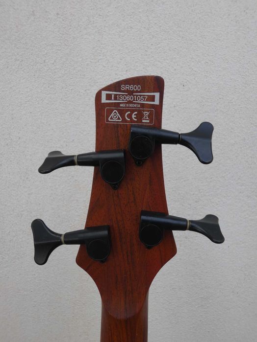 Baixo Eléctrico Ibanez SR600