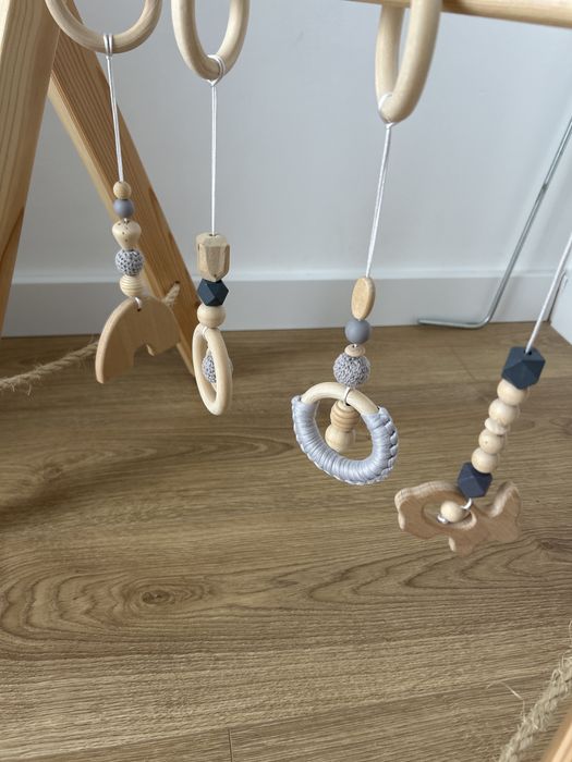 Stojak edukacyjny baby gym zabawki szary Kosakowo •
