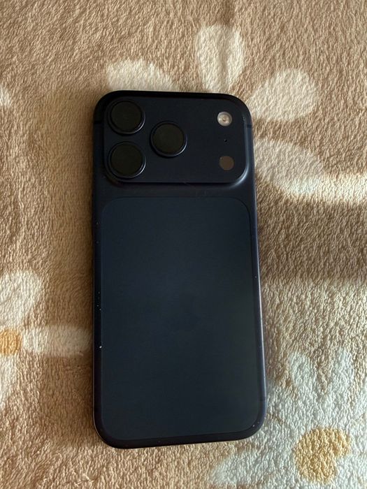 Iphone 17 pro na gwarancji