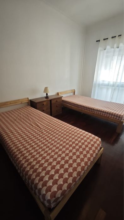 Alugo quarto no Barreiro