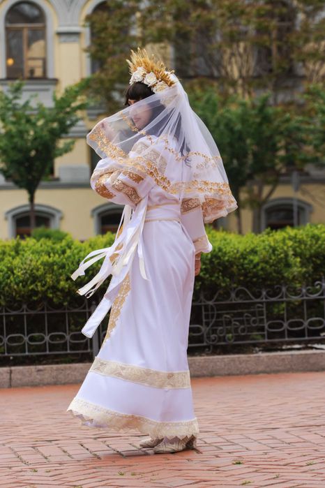 фата  фатинова біла с золотим , розшита золотом фата  Бело золотая