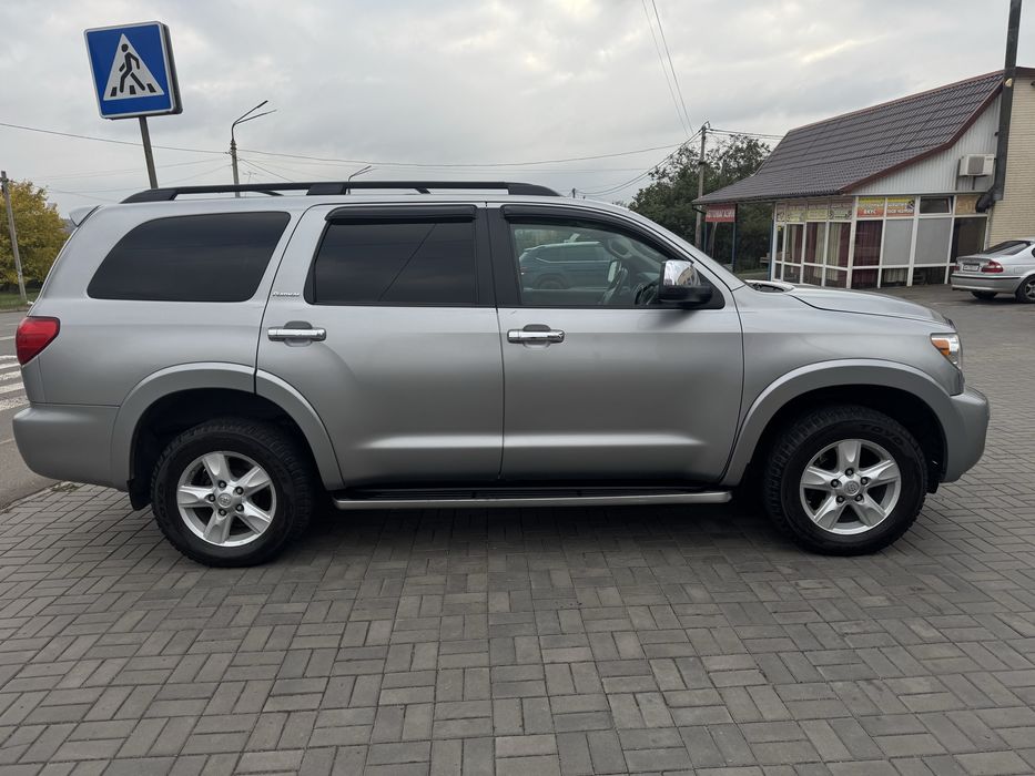 Toyota sequoia platinum