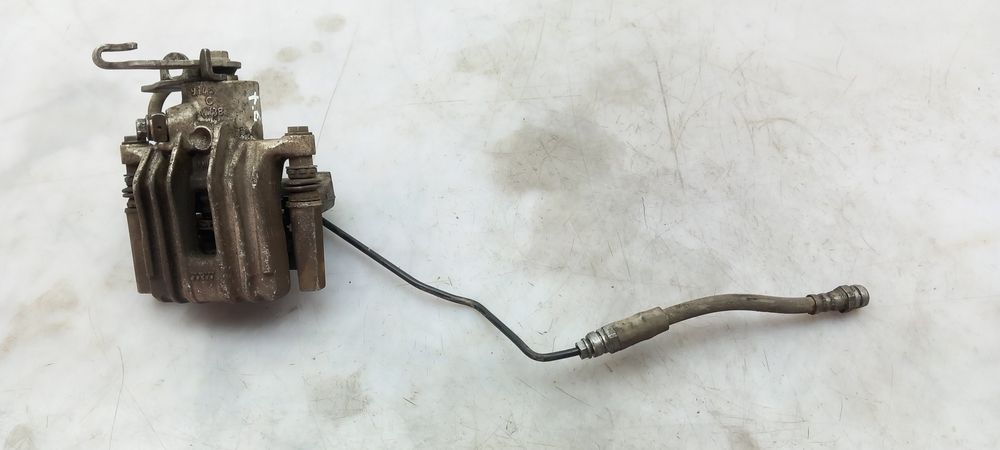Pinça travão / maxila de travão trás esquerda VOLKSWAGEN Polo (AW1)
