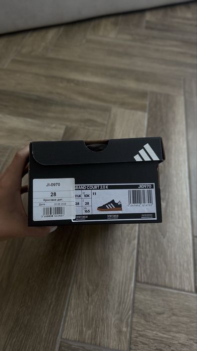 Кроссовки adidas 28