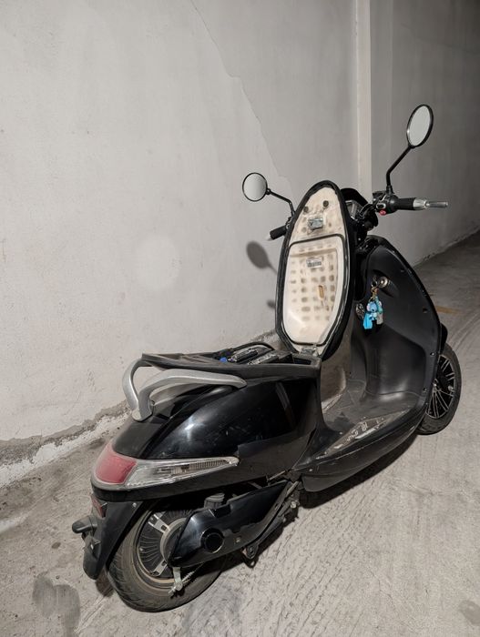 Mota Elétrica Preta