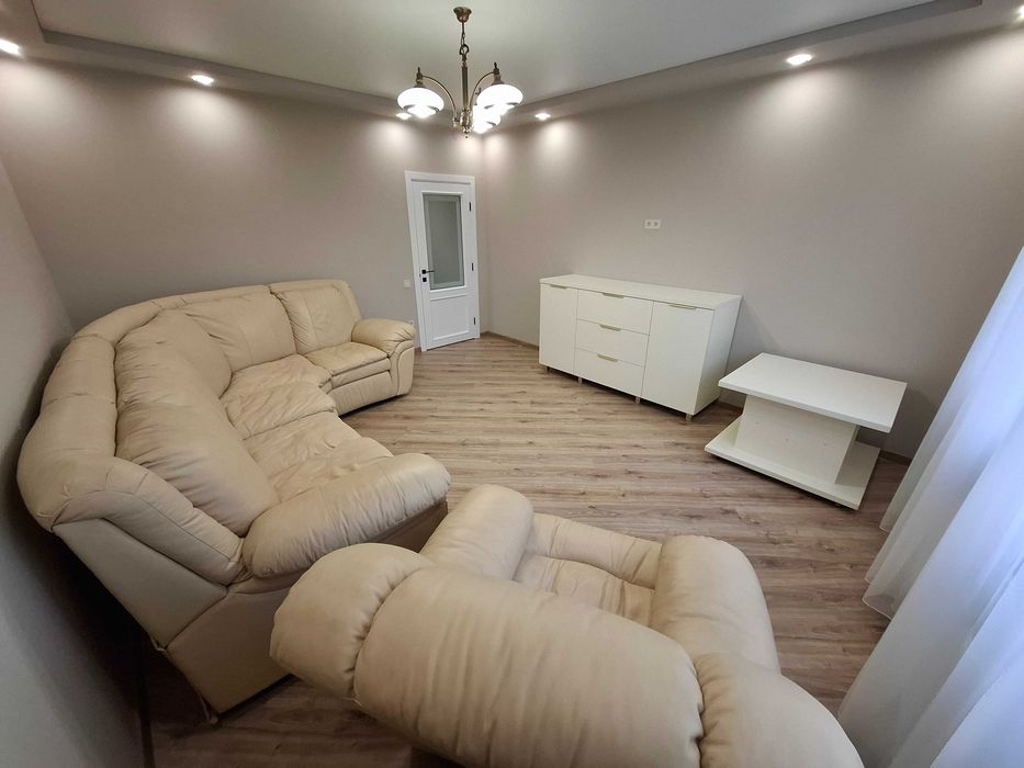 Оренда 2 кімнатної квартири у новобудові вул. Тролейбусна. Перша здача