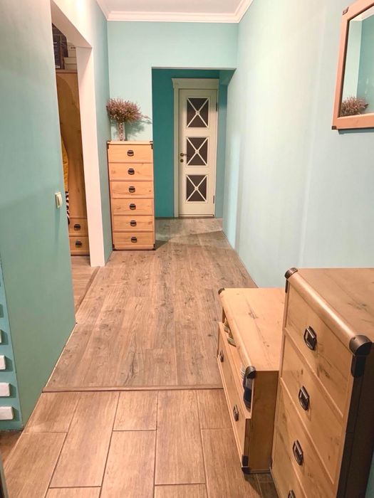 3 кімнатна з ремонтом та меблями р-н Відродження