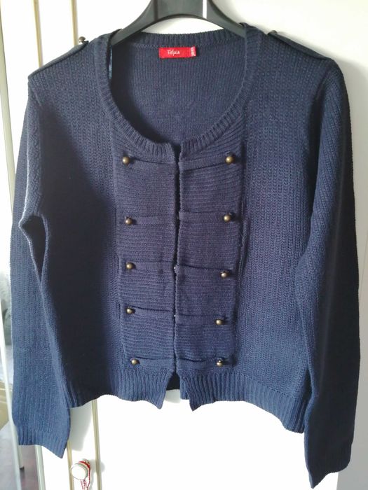 Casaco de senhora, malha fina, estilo militar