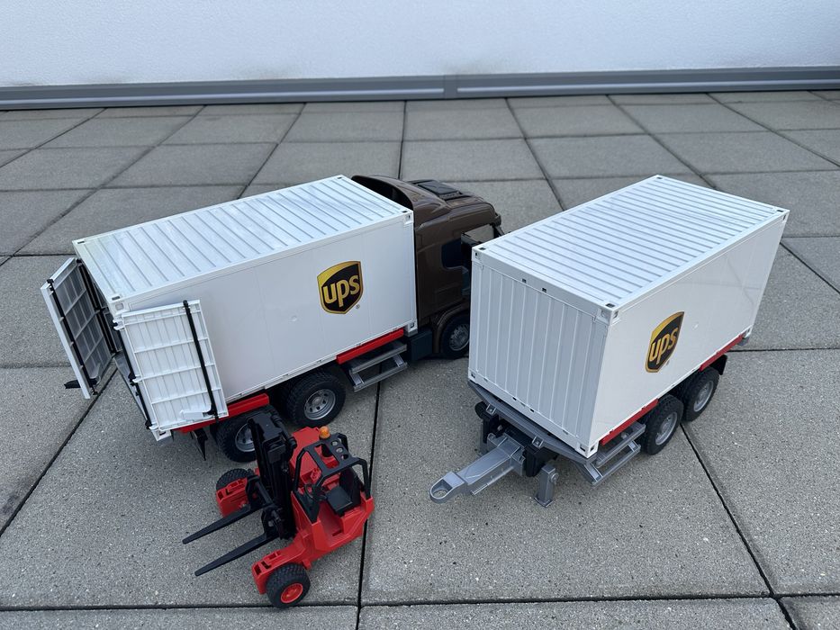 Bruder Scania UPS + przyczepa + widlak