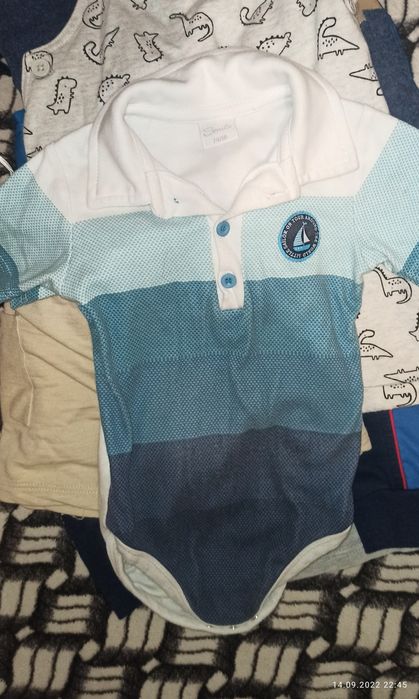 Одяг не дорого на 9-12 місяців  фірмовий george безрукавка