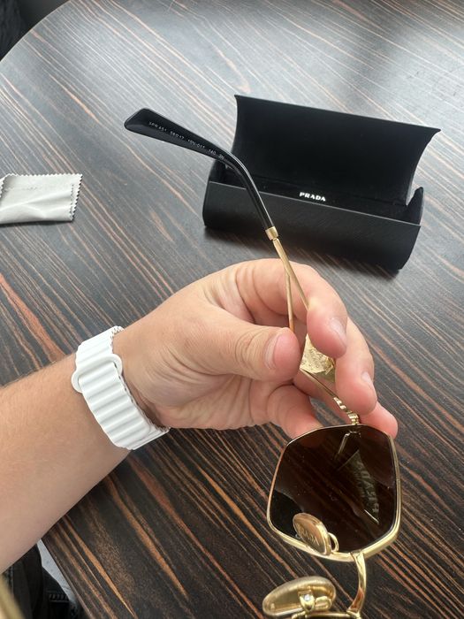 Сонцезахисні окуляри PRADA