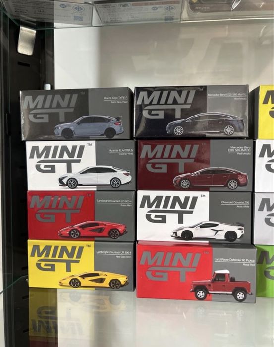 Miniaturas MiNi GT 1:64
