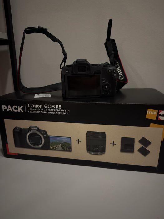 Máquina fotográfica Mirroless Cânon EOS R8 24,2 MP
