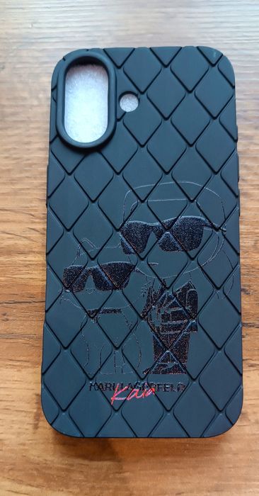 Etui na iPhone 17