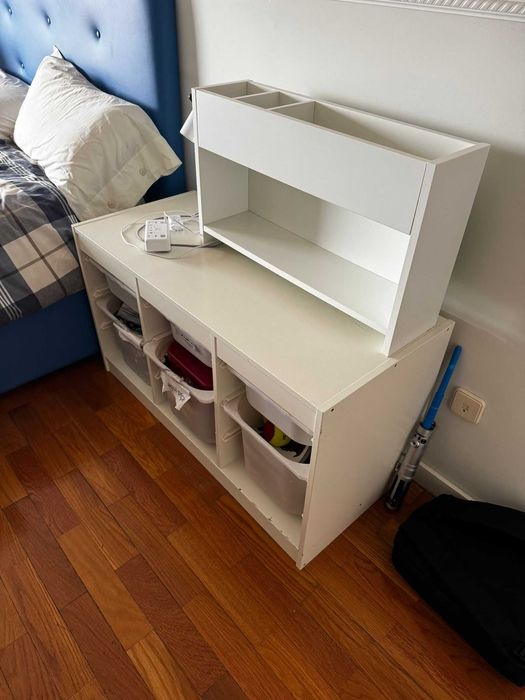 Estante IKEA de arrumação criança