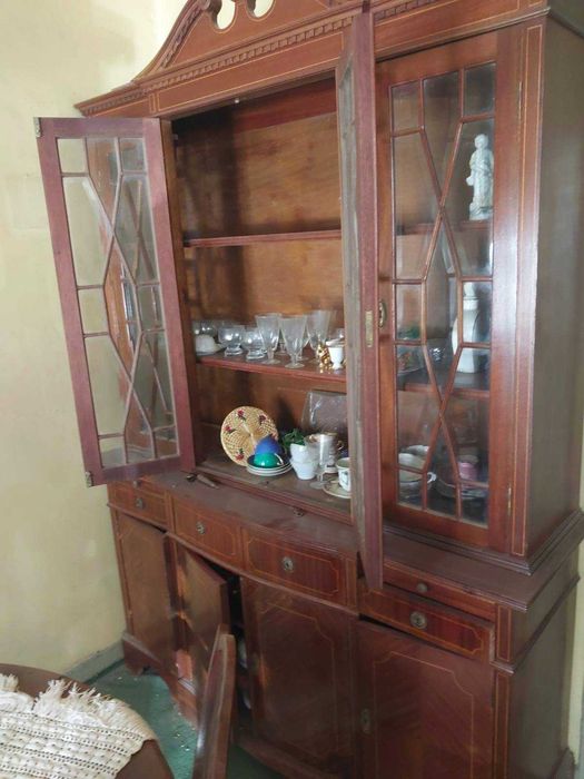 Vitrina de loiça