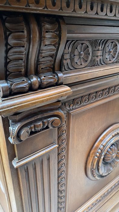 Буфет креденс антикварный на лапах, нач. 1900 г, ренессанс, из Италии