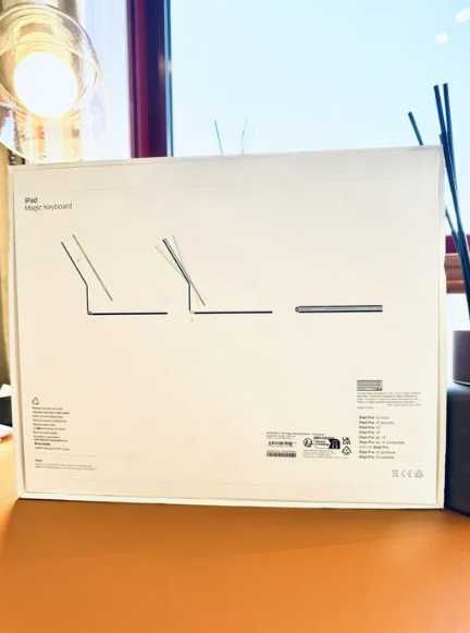 Teclado APPLE Magic Keyboard - novo e c/ garantia (M4 2025) p/ Ipad Pro 13