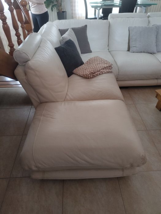 Sofá de canto em pele