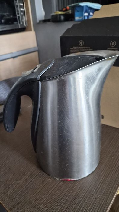 Продам чайник braun