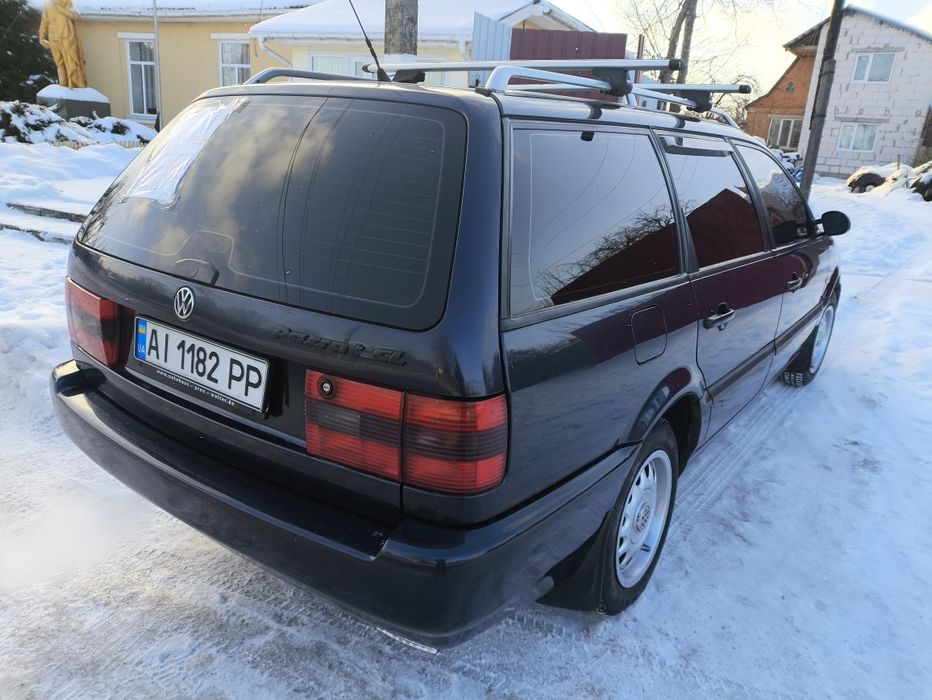 Фольцваген Б4 синій