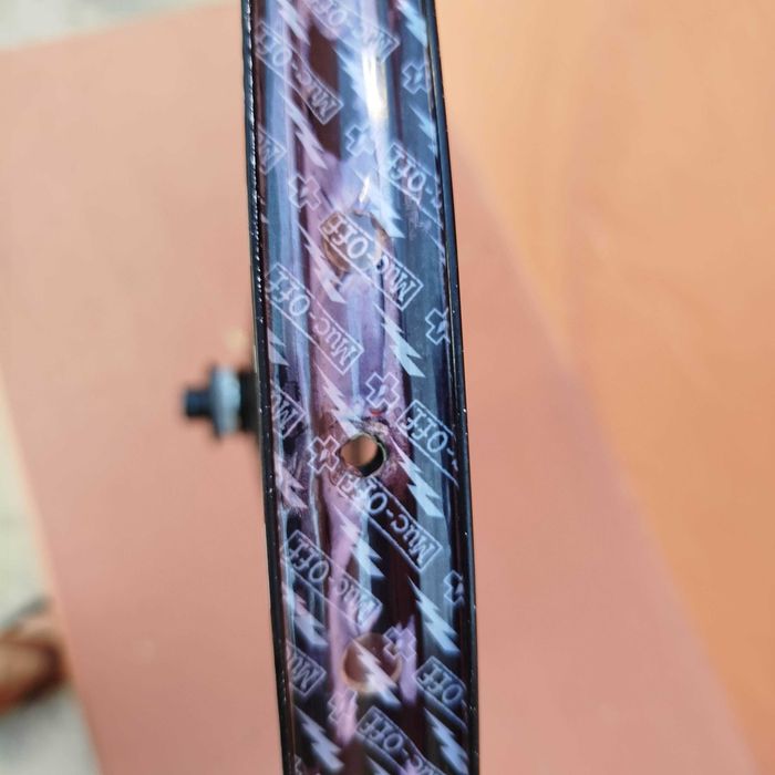 Roda traseira DT Swiss GR540 - Quase Novo!