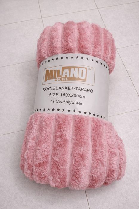 Pudrowo różowy koc ciepły narzuta nowy 160x200cm