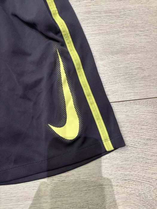 Chłopięce spodenki nike 146 152