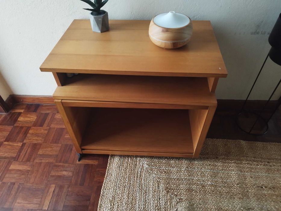 Mobília de Cama completa com colchão estrutura 2 mesas cabeceiras e cômoda