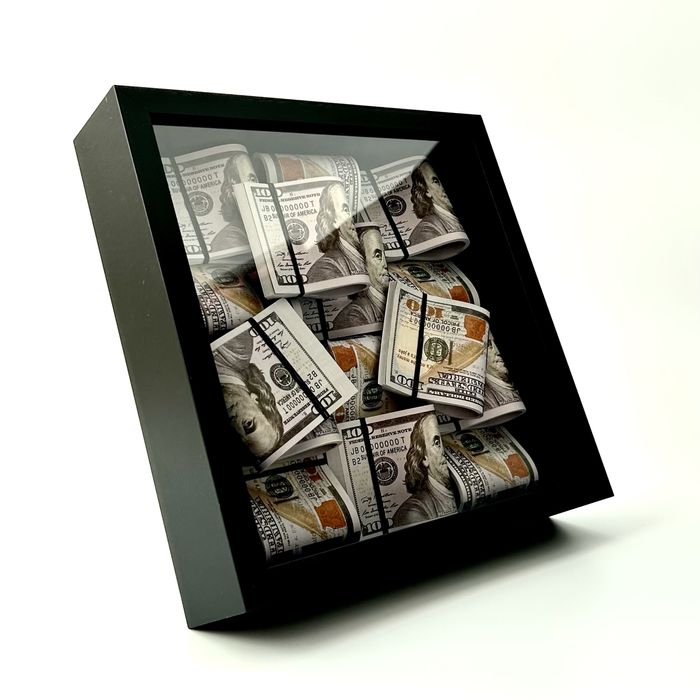 Картина з доларами