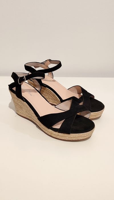 Czarne espadryle sandały koturny