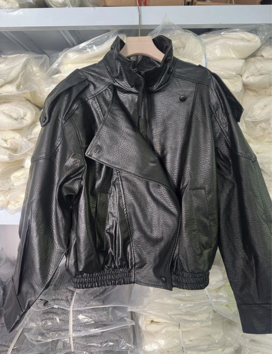 Шкіряна куртка розмір s
