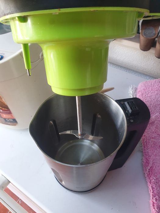 Maquinas de fazer pao e fazer sopa