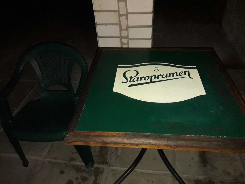 Стол и стул , б/у.