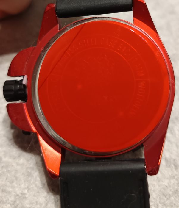 Estou a vender relógios que estão a ganhar pó