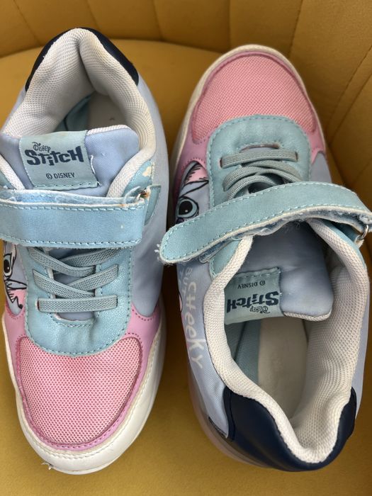 Tenis Stitch Disney com luzes. 33