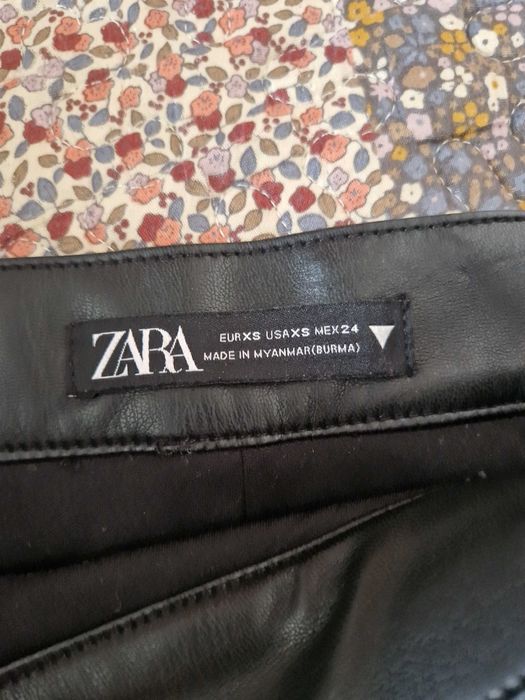 Спідниця з екошкіри Zara