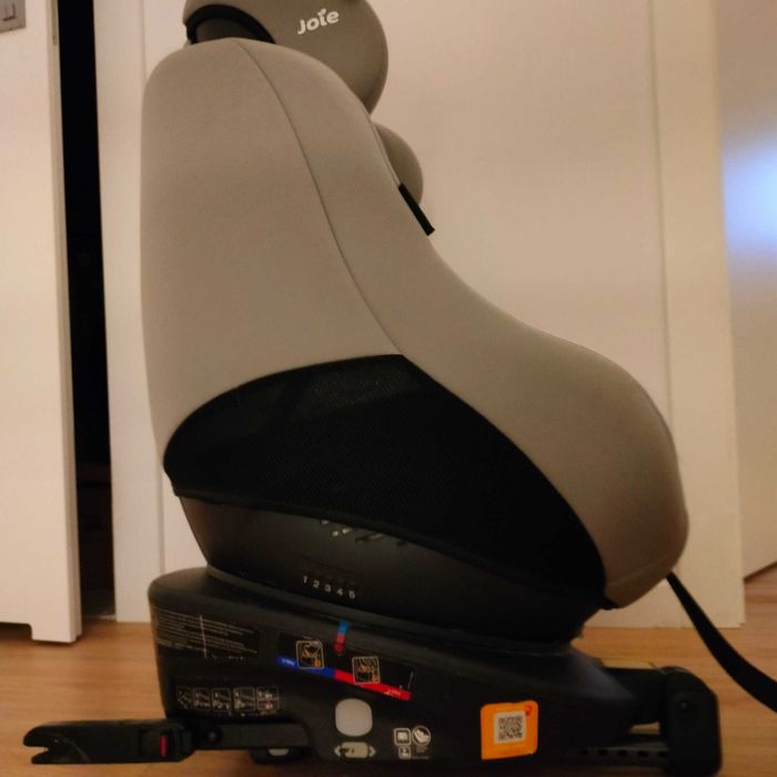Fotelik samochodowy Joie i-Spin 360 – bardzo dobry stan