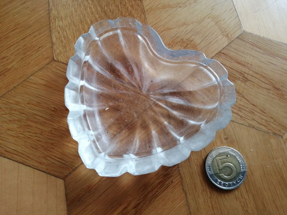 Szklana popielniczka lub pudełko na drobiazgi