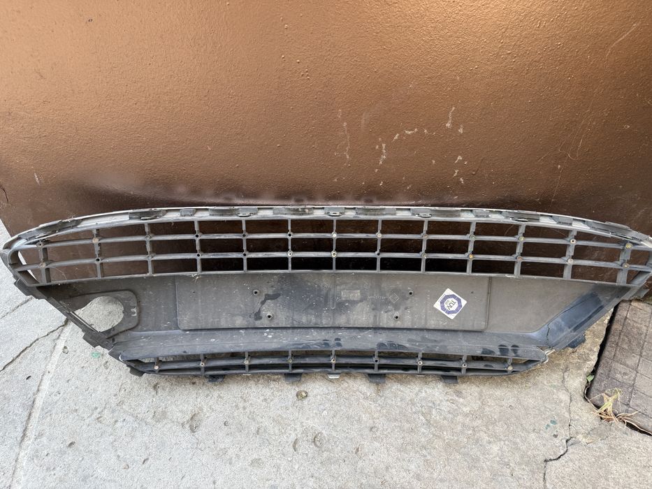 Решётка Ford Fiesta 09-13