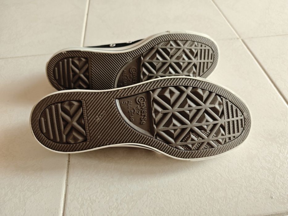 Sapatilhas Converse All Star Chuck Taylor Pretas (Tamanho 37.5 ) - Novas